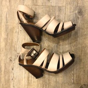 Beautiful pair of Modern Vintage Wedge Sandals size 41 US 11 READ DETAIL